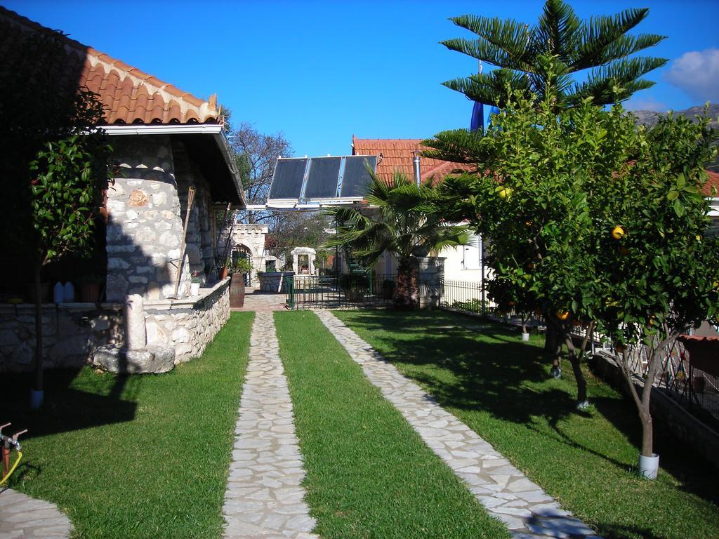 Dogis Retreat Apartman Ajía Effimía Kültér fotó